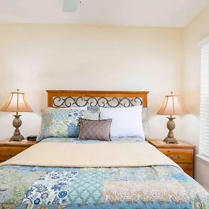 5 Bedroom, 7 Bed , 3 Bathroom Midterm With Pool And Game Room, Near Holiday home